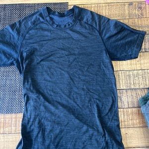 Mens XS lulu lemon black T-shirt